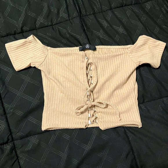 Tan Missguided Branded Crop Top - Picture 1 of 3
